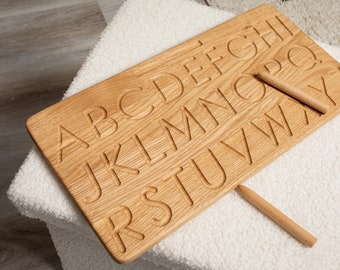 Tableau d'écriture Montessori avec alphabet majuscules et minuscules, pour apprendre à écrire. Cadeau idéal pour les enfants dès 4 ans.