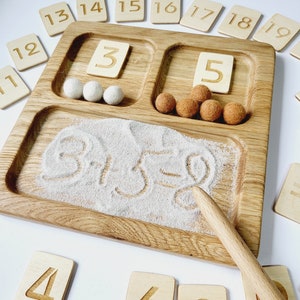 Montessori Sortierfach + Zahlenbuchstaben-Karten Farbsortierung Zusammenstellung von Zahlen Addieren Subtrahieren Zahlen vergleichen lernen Schule