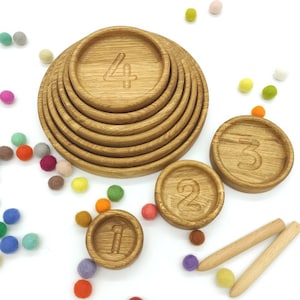 Montessori Number Sorting Plates Wooden Oak Trays 1–10 with Styluses Counting Toy Educational Gift for Kids Preschool Homeschool Waldorf