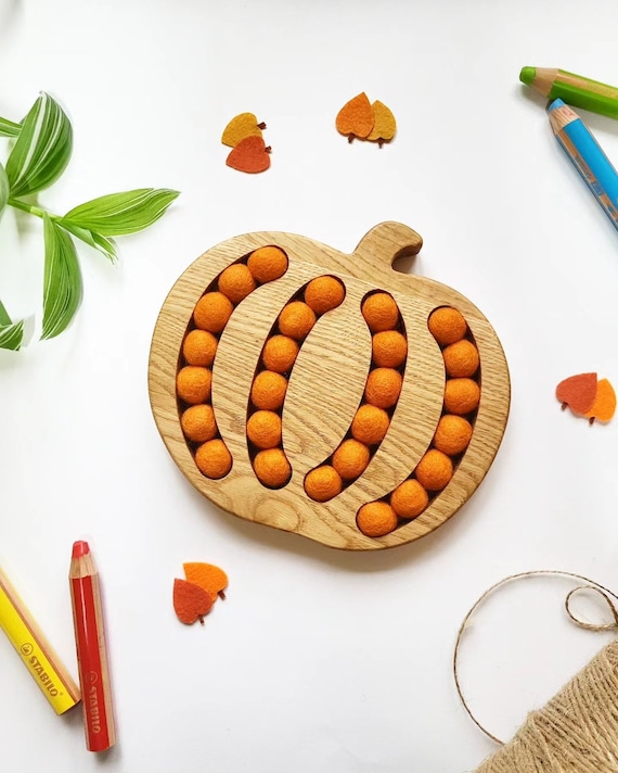 Halloween gift wooden pumpkin with felt balls Montessori fine motor skills Halloween decor decoration classroom homeschool For ages 4+