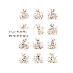 Può includere: Dieci illustrazioni ad acquerello di coniglietti di Pasqua in un campo di fiori. Ogni coniglietto è seduto dritto con le orecchie dritte. I coniglietti sono tutti marroni e bianchi, e i fiori sono rosa, viola e gialli.