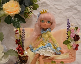 Custom Art Doll: Mint
