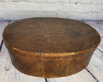 Large Quebec oval bentwood native American box with painted details on top and sides, Chic Shack antique