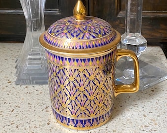 Thai Mug w Lid. Hand Painted Gold Blue Coffee/Tea Cup w Lid. Thai Benjarong Mug w Lid.  Like New.