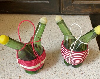 MCM Retro olje- och vinägerset. Retro salt- och pepprarset i grönt glas. Litet italienskt crudgetset med trådbunden koppling. Du väljer.