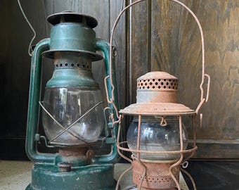 Vintage Embury Air Pilot Lantern: 1940s Green Kerosene Barn Lamp