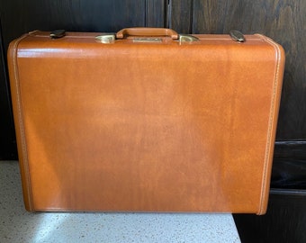 Brown Samsonite Suitcase. Vintage Brown Large Suitcase. Camel Medium Brown Storage Decor. Storage w Key Great Condition