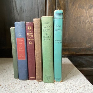 Libros clásicos de tapa dura. Enrique IV, La Princesa, La Feria de las Vanidades, La Letra Escarlata, Tom Sawyer. Colecciona libros clásicos de tapa dura. Elige uno o todos.