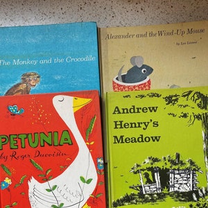 Weekly Reader Book. 60s Kid Picture Book. 50s Large Early Reader Collectible Books. Animal Kids&#39; Books. Choice