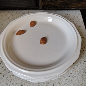 5 Pfaltzgraff Dessert Plates. White Heritage Plates. 1960s Classic White Dishes. English Country Dish. Reception Party Dishes