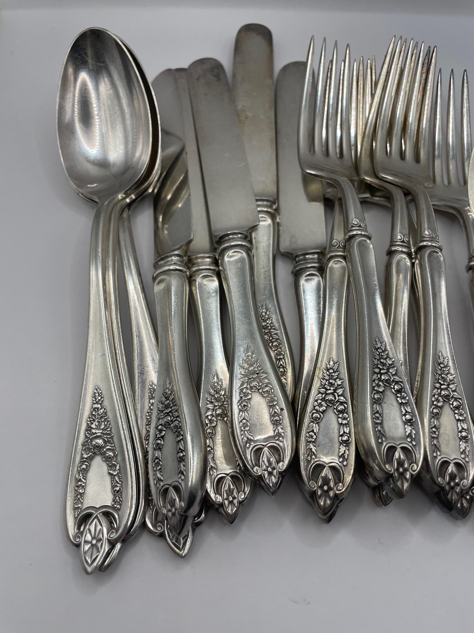 オールドコロニーシルバーのティースプーン6本。バターナイフ、チーズ