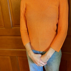 Vintage taillierte Orange Pullover. Orange Pullover stricken . Ausgebogte Kanten Sharon Antony schmeichelhafte Pullover