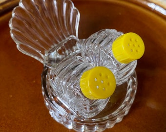 Tail/Fan Salt Pepper Shakers.  Rooster Tail Yellow Glass Salt/Pepper Shakers on Stand. Retro, MCM, 60s Vintage Small Kitchen Decor/Gadget.