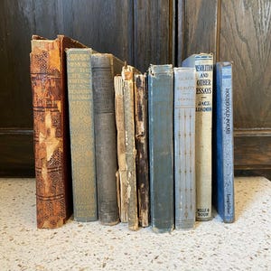 Antique Distress Book. Antique Poetry, Classic, Biography, Children, 1st Ed., English Classic Book. Blue, Gray Hardback. READ Szczegóły przedmiotu