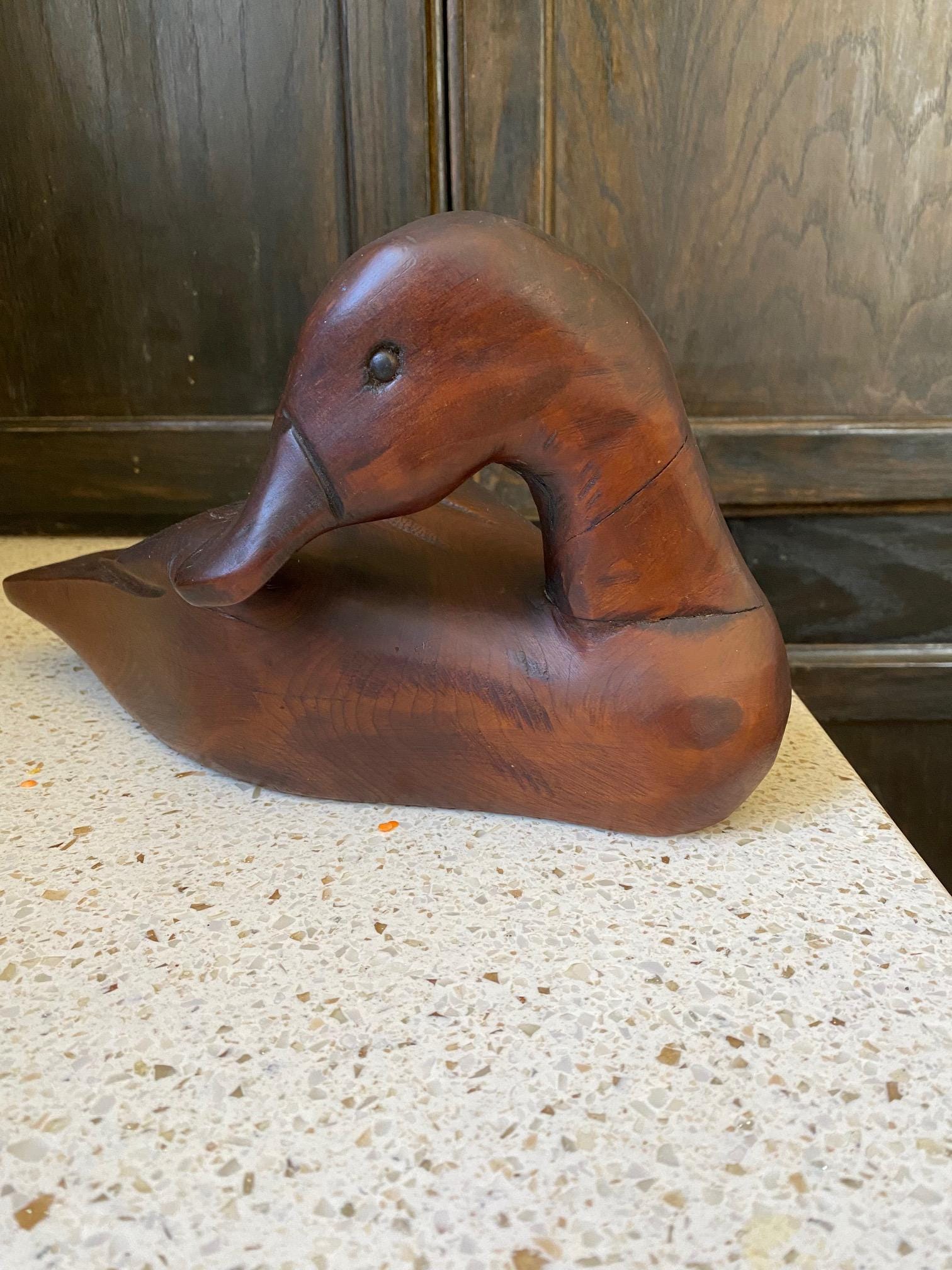 Oiseau en bois : Canard colvert (femelle). Animé et sculpté à la main