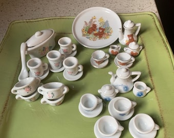 Vintage Teddy Bear Tea Set: 1996 Children's Ceramic 23-piece
