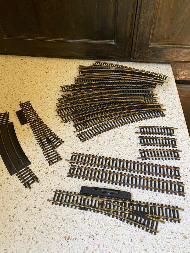 Train Racks Model Tyco/ahm Train Tracks. HO Scale Model Train Track. Straight, Curved ...