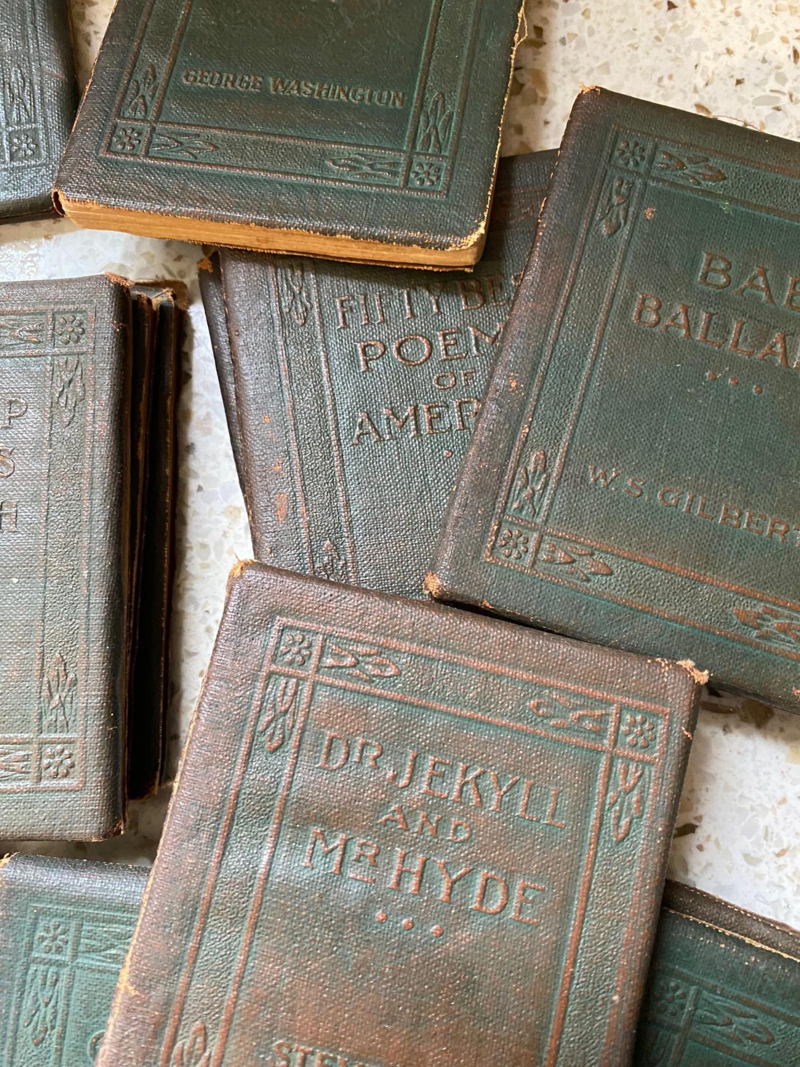 Antique Mini Books. Classic Leather Library Corp. Wilde, Kipling