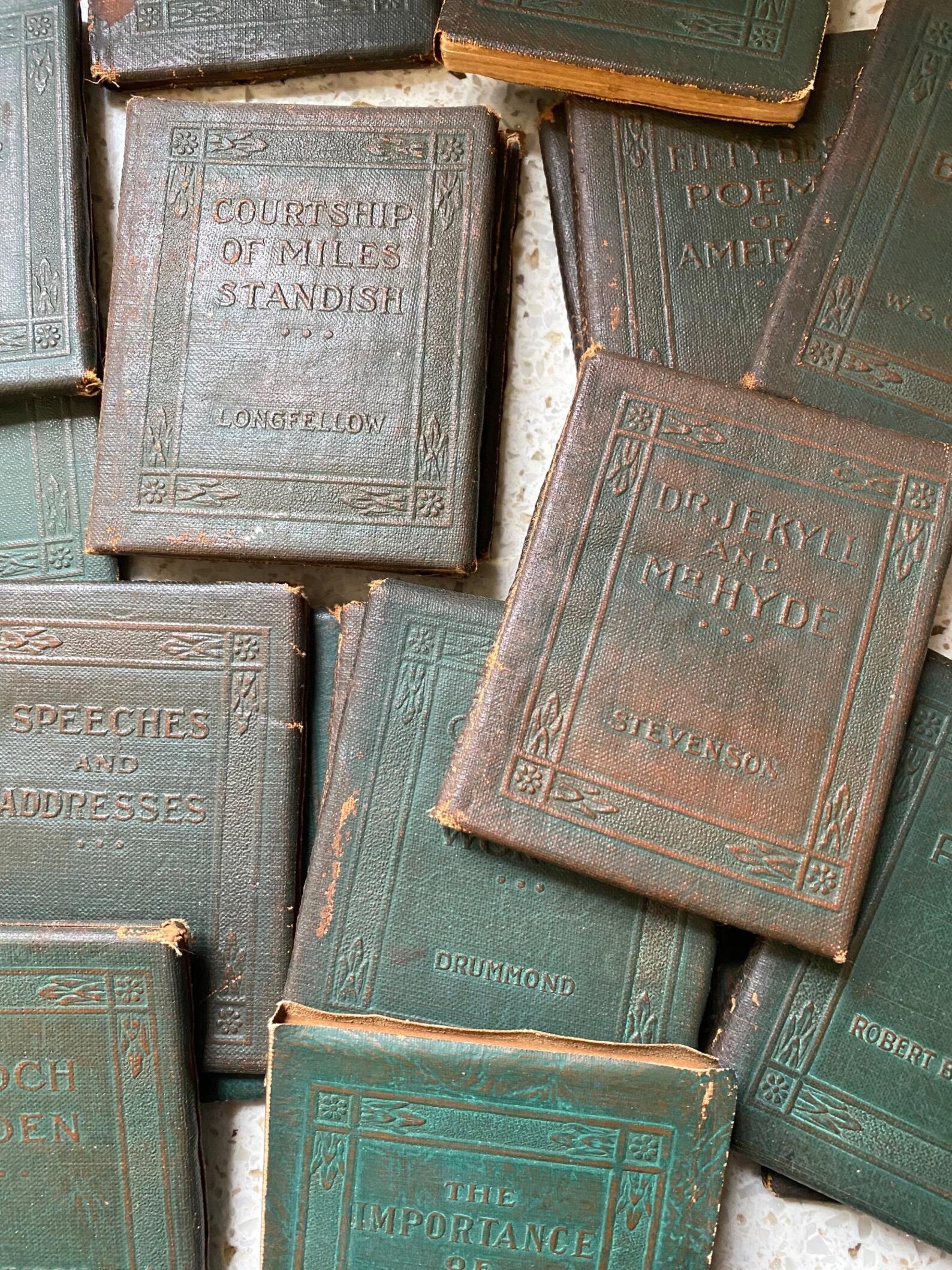 Antique Mini Books. Classic Leather Library Corp. Wilde, Kipling