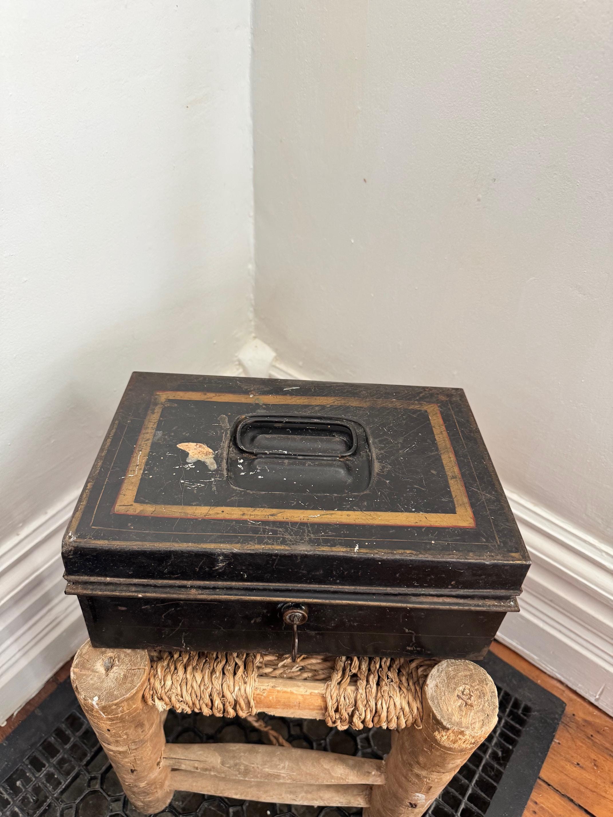 Old metal box - Etsy 日本