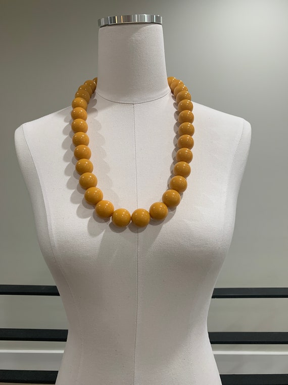 1980s yellow beaded necklace - image 7