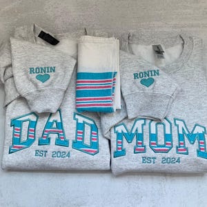 Baby Blanket Mom or Dad sweatshirt | Personalized Hospital Baby Blanket Embroidered Sweatshirt | Custom Name & EST Year | New Baby Gift