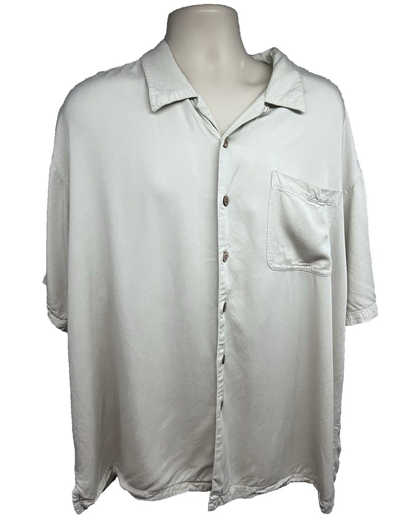 Tommy Bahama Beige Hawaiian Embroidered Tiki Button Up Shirt Mens 2XL Pocket image 2