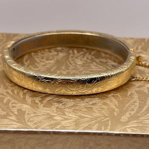 Vintage Hinged Bangle Bracelet Floral Etched Design Gold Tone Victorian MCM