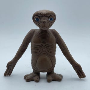 2011 E.T. Extra Terrestrial Movie Mini Figurine Toy Collectable Sci-Fi