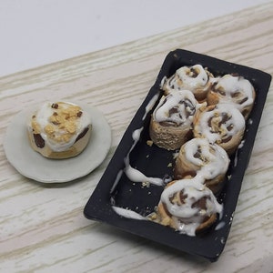 Dollhouse Cinnamon bun set
