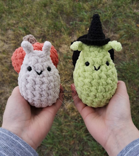 Halloween Crochet Pattern, Fall Crochet Pattern, Snail Pattern, Witch Pattern, Pumpkin Pattern, Amigurumi, PDF Crochet Pattern