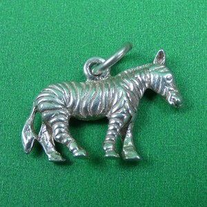 Links of best sale london zebra charm