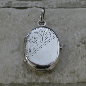 Vintage Sterling Silver Victorian Style Oval Locket / Pendant