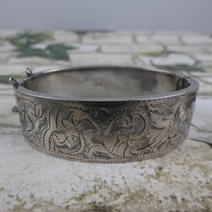 Vintage English Stirling Silver Engraved Bangle Bracelet Vintage English Stirling Silver Engraved Bangle Bracelet