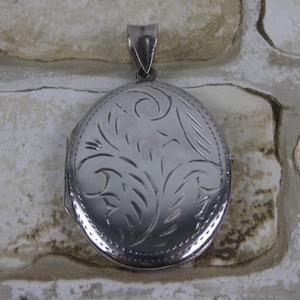 Large Vintage Sterling Silver Oval Victorian Style Locket / Pendant