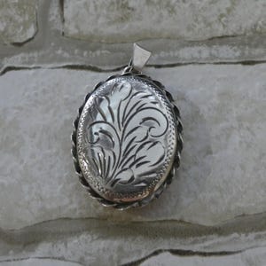 Vintage Hallmarked Silver Engraved Oval Locket / Pendant