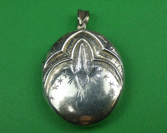 Large Vintage Victorian Style Silver Engraved Oval Locket / Pendant
