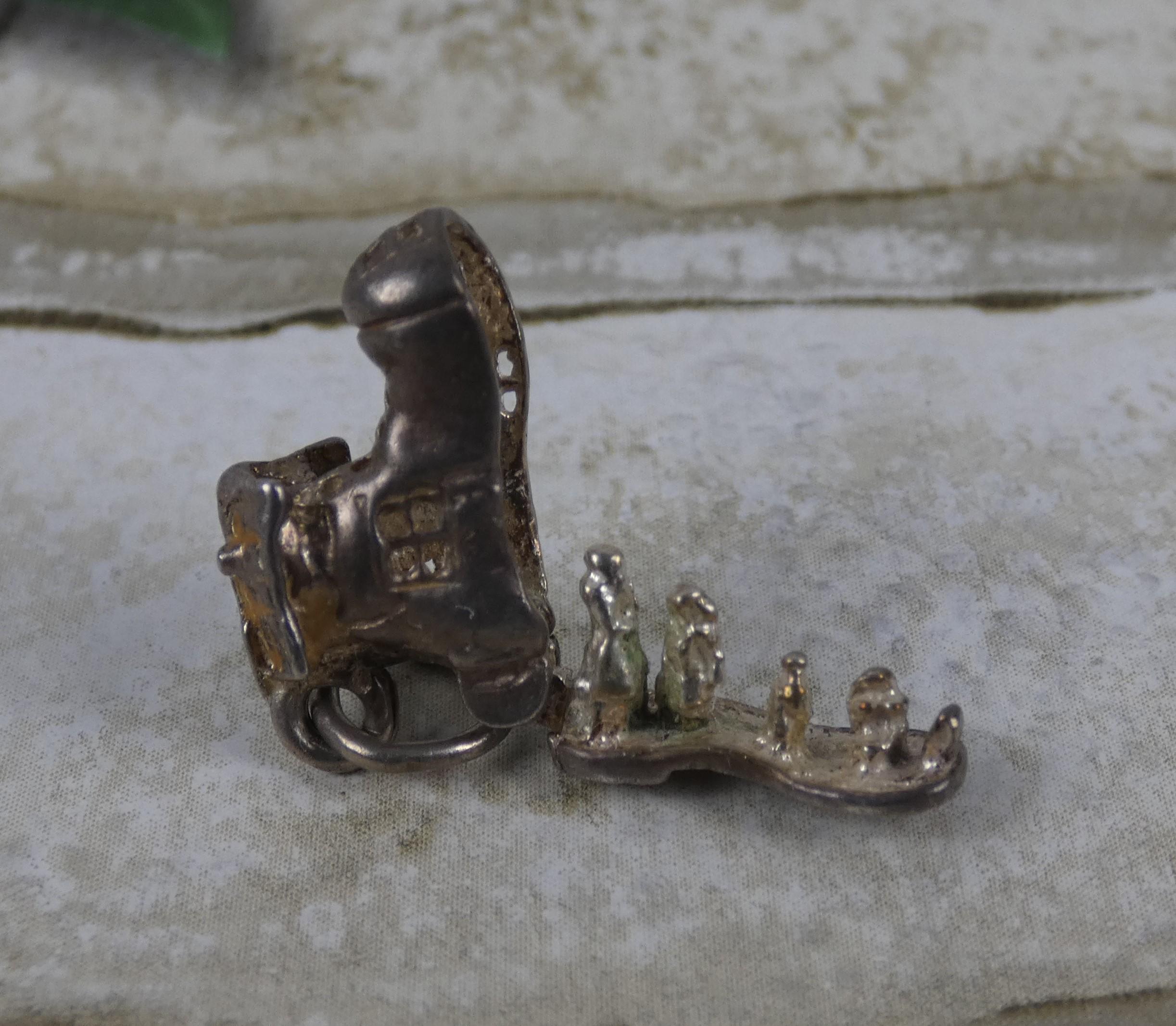 Charme Argent Sterling 925 "Vieille Femme Dans Une Chaussure" - 1,8g, 1,5cm, Occasion
