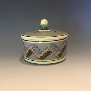 Mocha ware jar handmade pottery