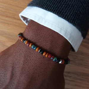 Masai houten en kralen armband voor mannen, Tribale herenarmband met hematiet en houten kralen, cadeau-idee voor een vriend