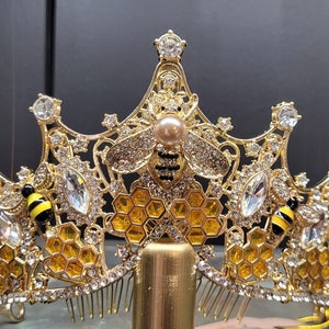 Queen bee tiara varieties