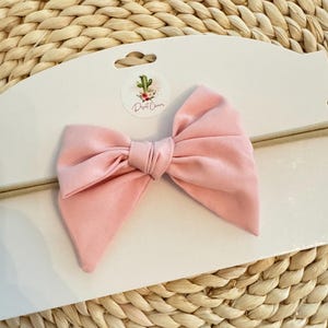 pink hair bow, solid baby bow, plain hair bow, baby hair bow,  baby nylon bow, Newborn Baby Bows, small pink bow, light pink bow