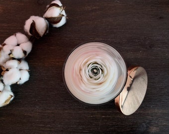 Ranunculus Flower Soy Candle, Beeswax Topping (9oz)