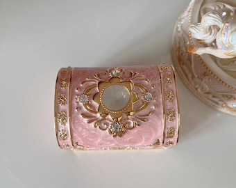Vintage style musical trinket box / Jewelry Music box