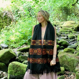 Oversized Blanket Shawl Scarf • Warm Wrap Eira Shawl Women Men • Warm Poncho Boho Cape • Winter Scarf Wrap • Warm Gift for her • Calluna