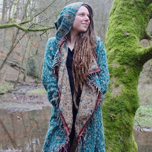 Capa de festival con capucha • Capa encantadora • Capa de cachemira unisex • Poncho cálido de invierno • Bufanda de lana vegana • Chal bohemio largo