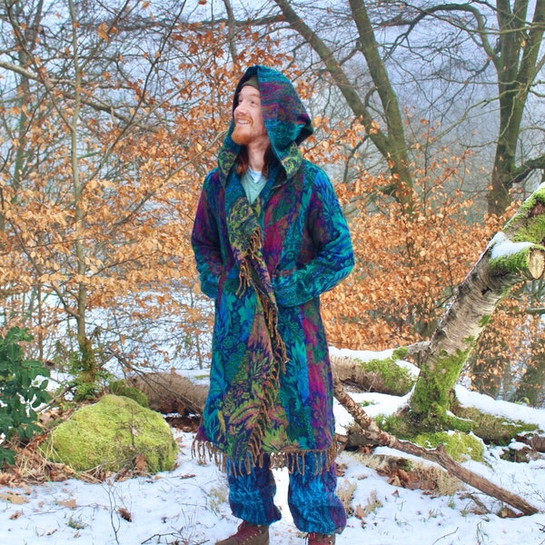 Zaubererumhang • Unisex-Umhang mit Kapuze • Warmer Poncho-Boho-Winterumhang • Schal aus veganer Wolle • Lange Jacke Poncho-Schal • Calluna