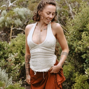 Top de cuello halter de algodón crudo sin espalda • Top con lazo para festival con espalda abierta • Ropa tribal sexy Shakti • Ropa ecológica natural • Calluna
