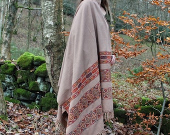 Oversized Blanket Shawl Scarf • Warm Wrap Eira Shawl Women Men • Warm Poncho Boho Cape • Winter Scarf Wrap • Warm Gift for her • Calluna