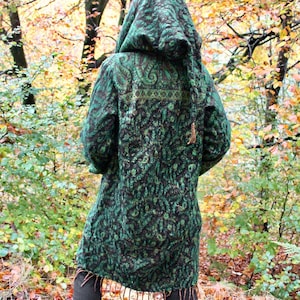 Capa Enchantment • Capa con capucha para festivales • Capa unisex con estampado de cachemira • Poncho cálido de invierno • Bufanda de lana vegana • Chal largo bohemio